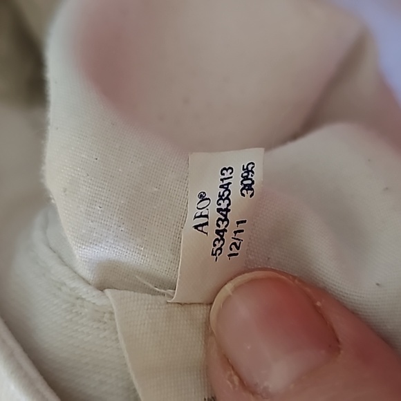 STUNNING VINTAGE AMERICAN EAGLE WHITE DENIM SHORTS - Picture 6 of 9